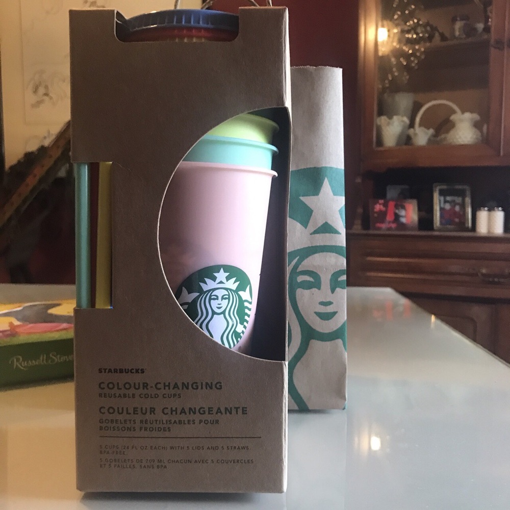 Set of 5 color changing Starbucks cold cups!!
